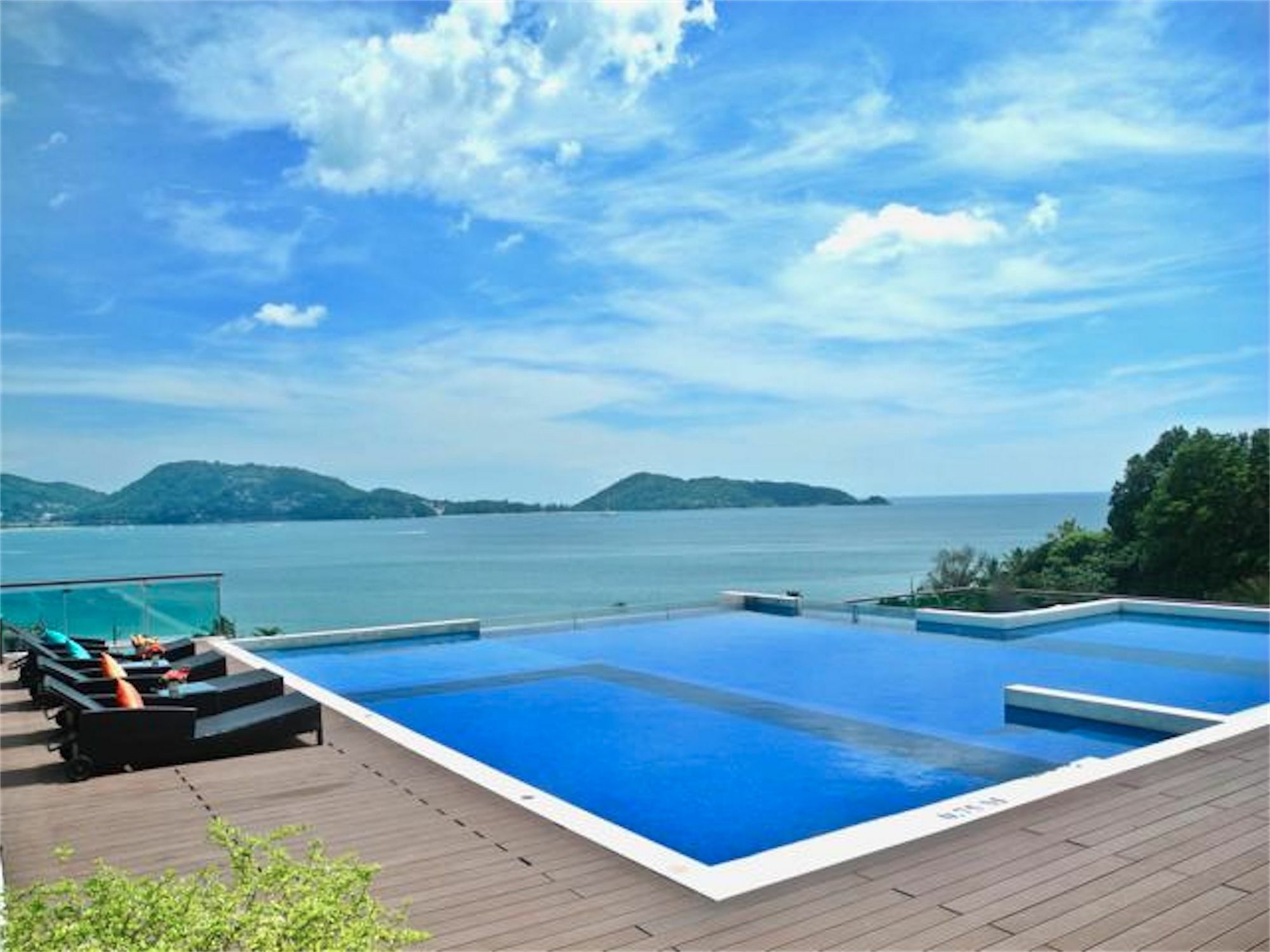The Privilege Residence : 1 Bedroom Apartment In Patong Exterior photo