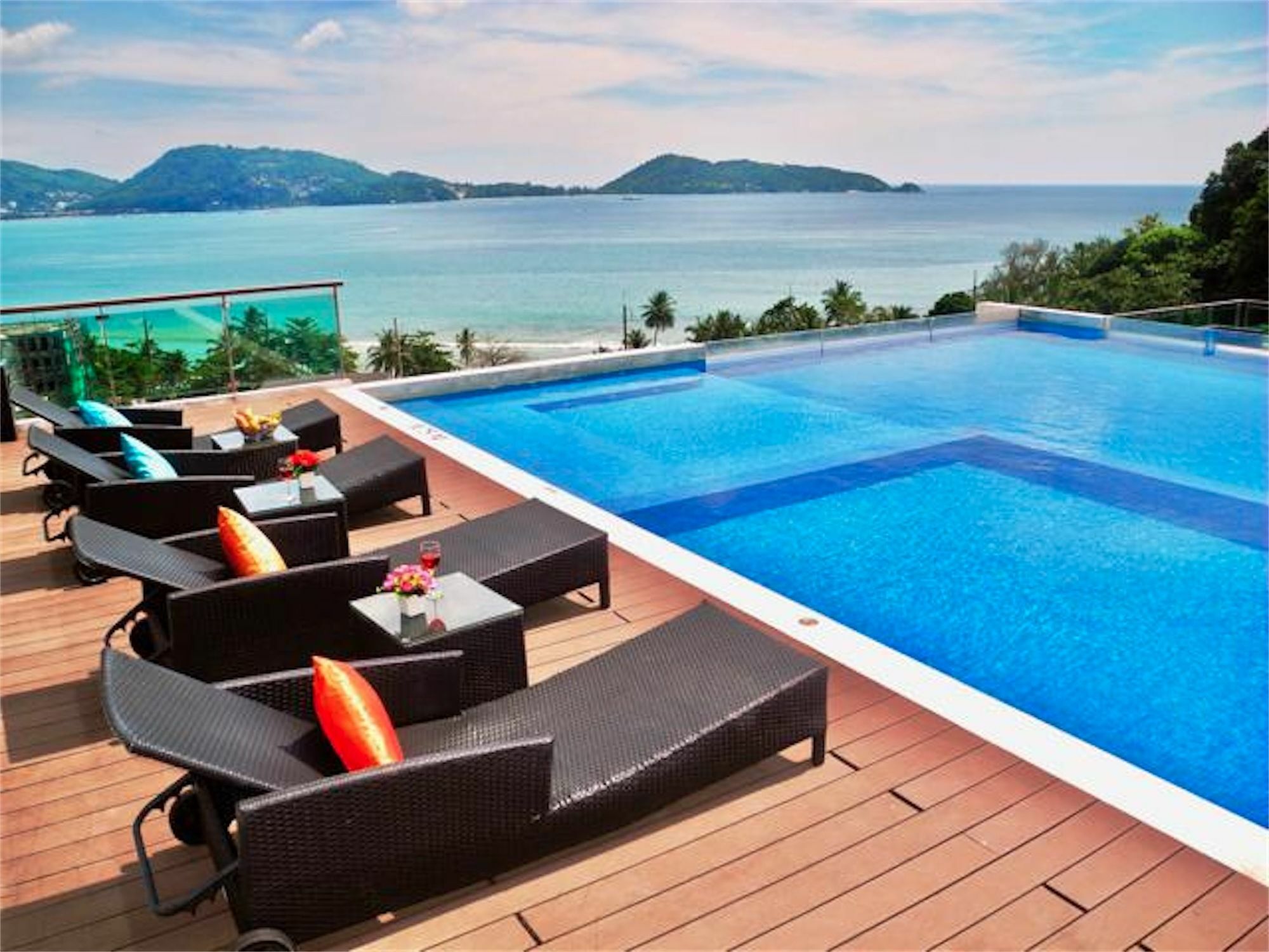The Privilege Residence : 1 Bedroom Apartment In Patong Exterior photo